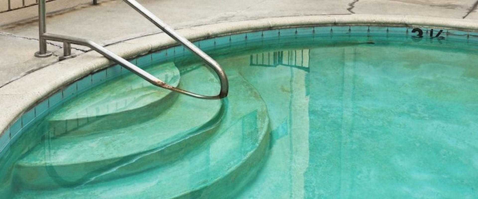 Treating Staining Problems in Swimming Pools