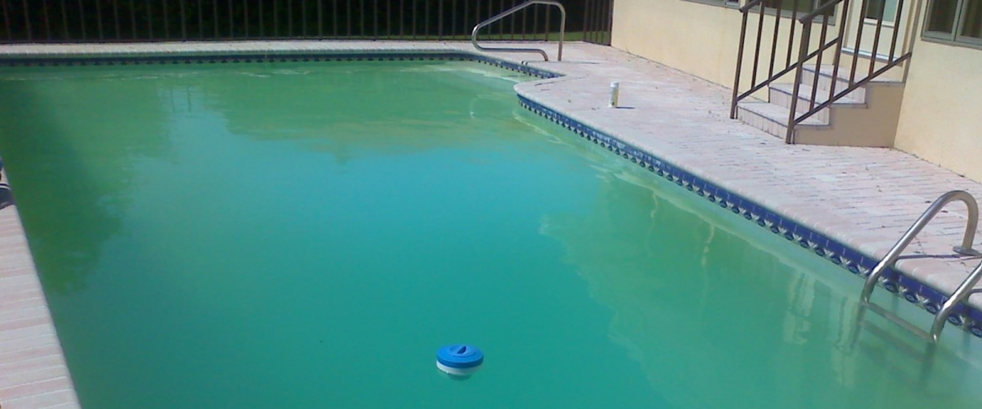 Using a Clarifier to Remove Cloudy Water from the Pool